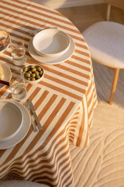 Block Stripe Tablecloth 140x240 cm, Brown