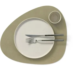 Curve L Table Mat Nupo 37x44 cm, Caviar