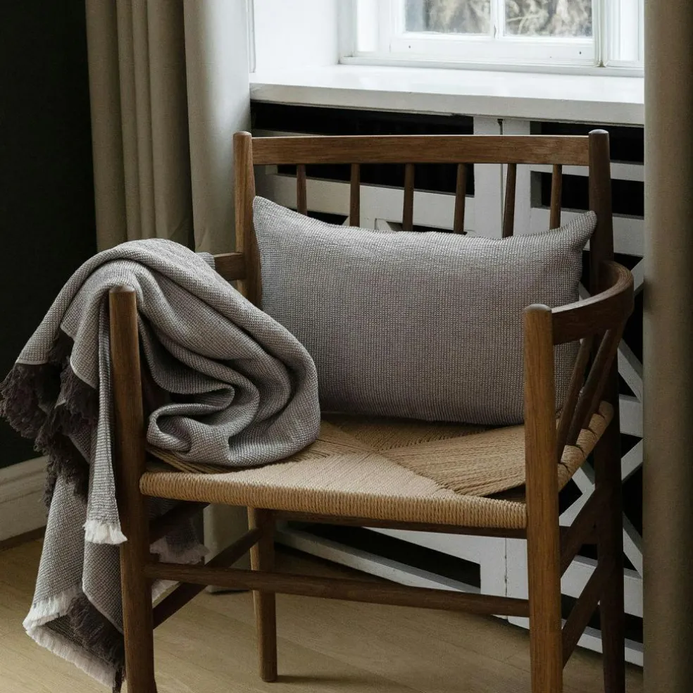 Daisy Throw 130x180 cm, Brown