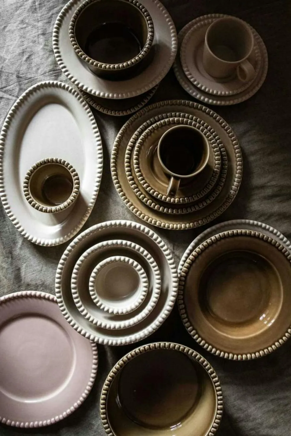 Daria Platter Oval 35 cm, Clean Grey