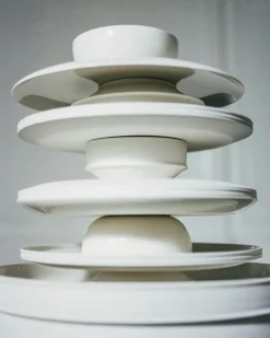 Dune Cake Stand, Off-white