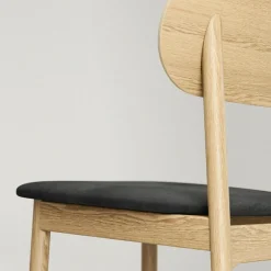 Elephant Chair, Natural Oak / Black Leather