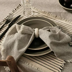 Elouise Tablecloth 160x300 cm, Black