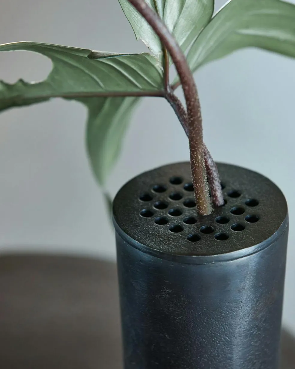 Flow Vase 18xØ9, Browned brass