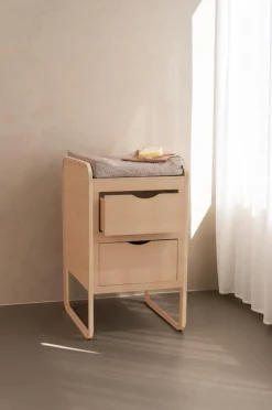 Form Changing Table, White