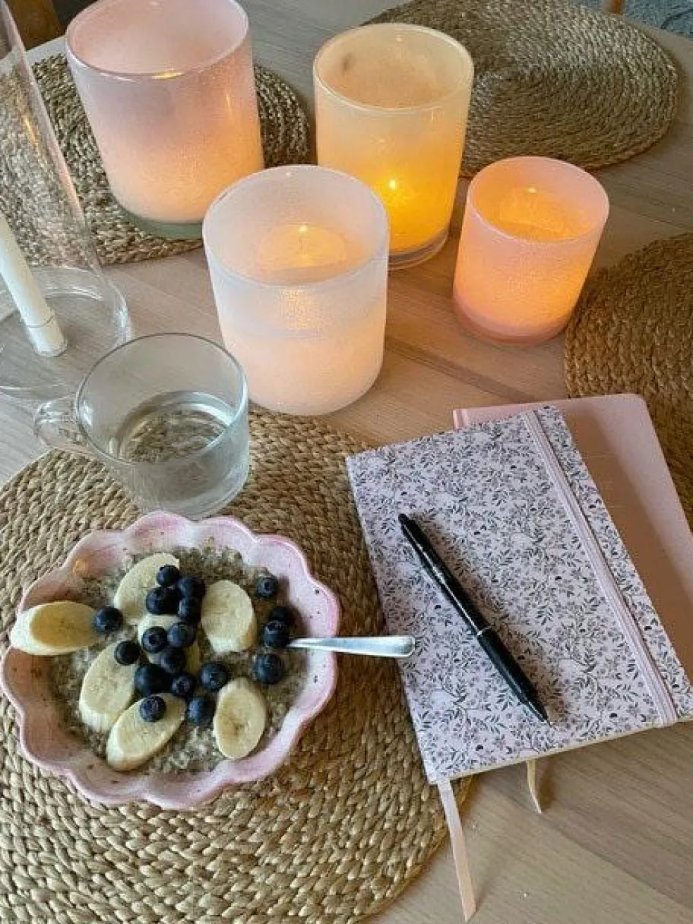 Frost Candleholder M, White