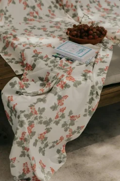 Grapes Pink Bath Towel, 70x140 cm