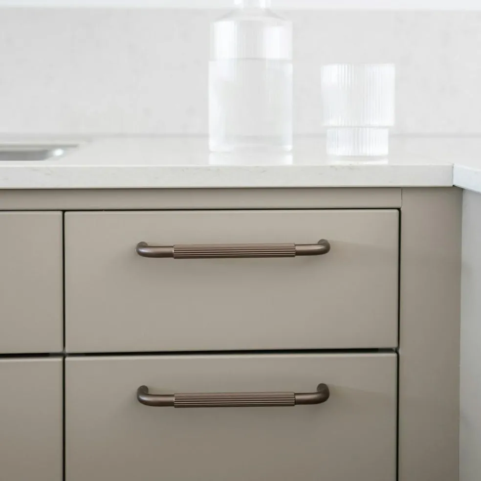 Helix Stripe Handle 160, Brass