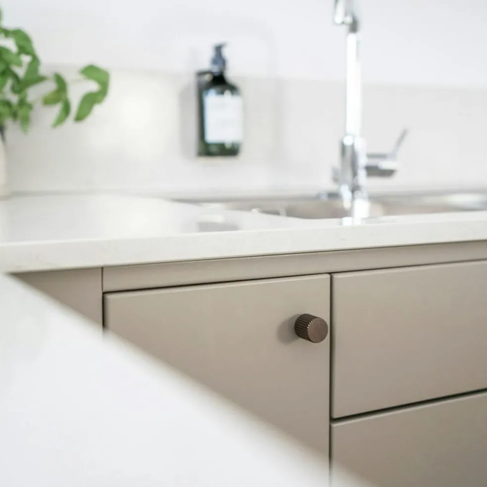 Helix Stripe Knob, Matte black