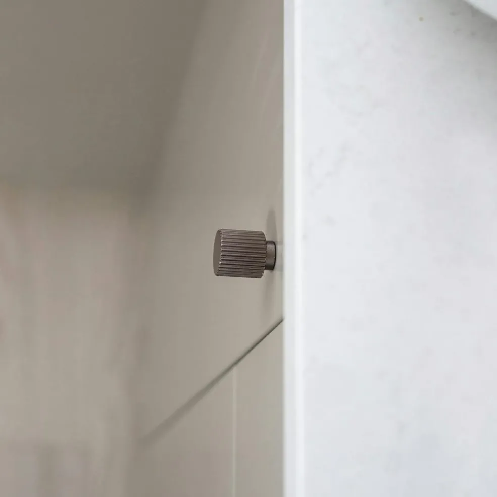 Helix Stripe Knob, Matte black