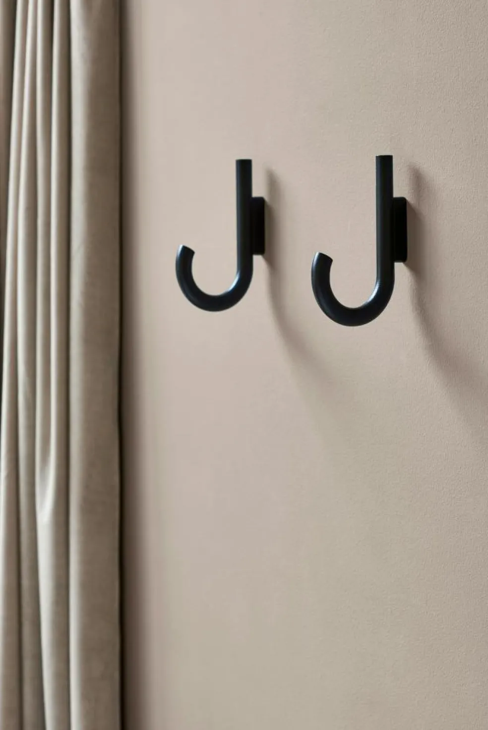 Hook, Black Oak / Black