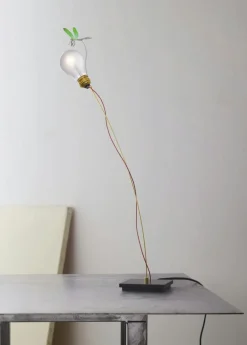 I Ricchi Poveri Bzzzz Table Lamp, Red