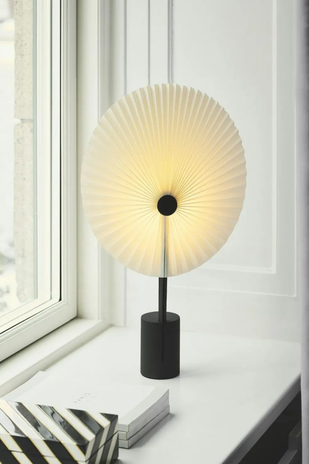 Liris Table Lamp Portable, Brass