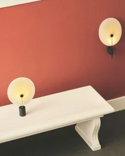 Liris Wall Lamp, Black