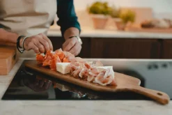 Markus Cheese Board With Cutlery 63x20x1,5 cm, Acacia Wood