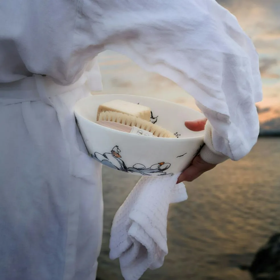 Moomin Serving Bowl 23 cm, Faithful To Their Origin