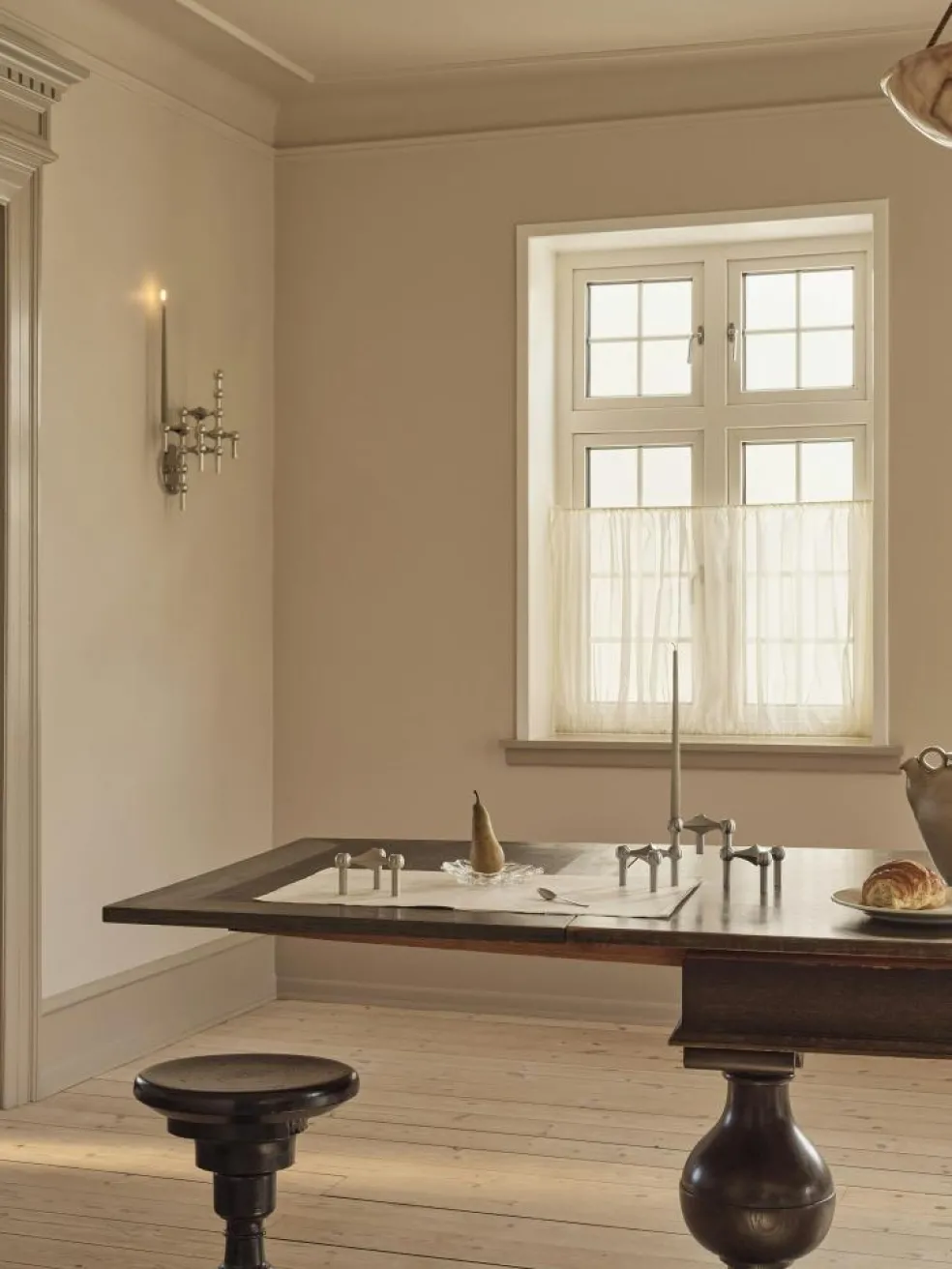 Nagel Candlestick, Brushed Brass