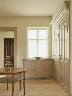 Nagel Candlestick, Brushed Brass