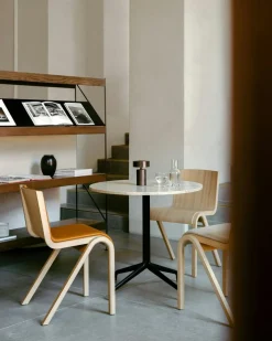 Ready Chair, Upholstered Front, Black Oak / Leather Dakar 0842