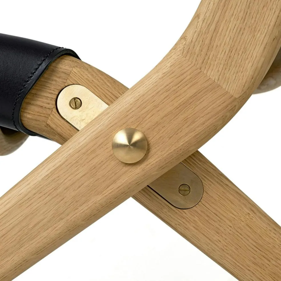 Saxe Lounge Chair, Oiled Oak / Black Leather