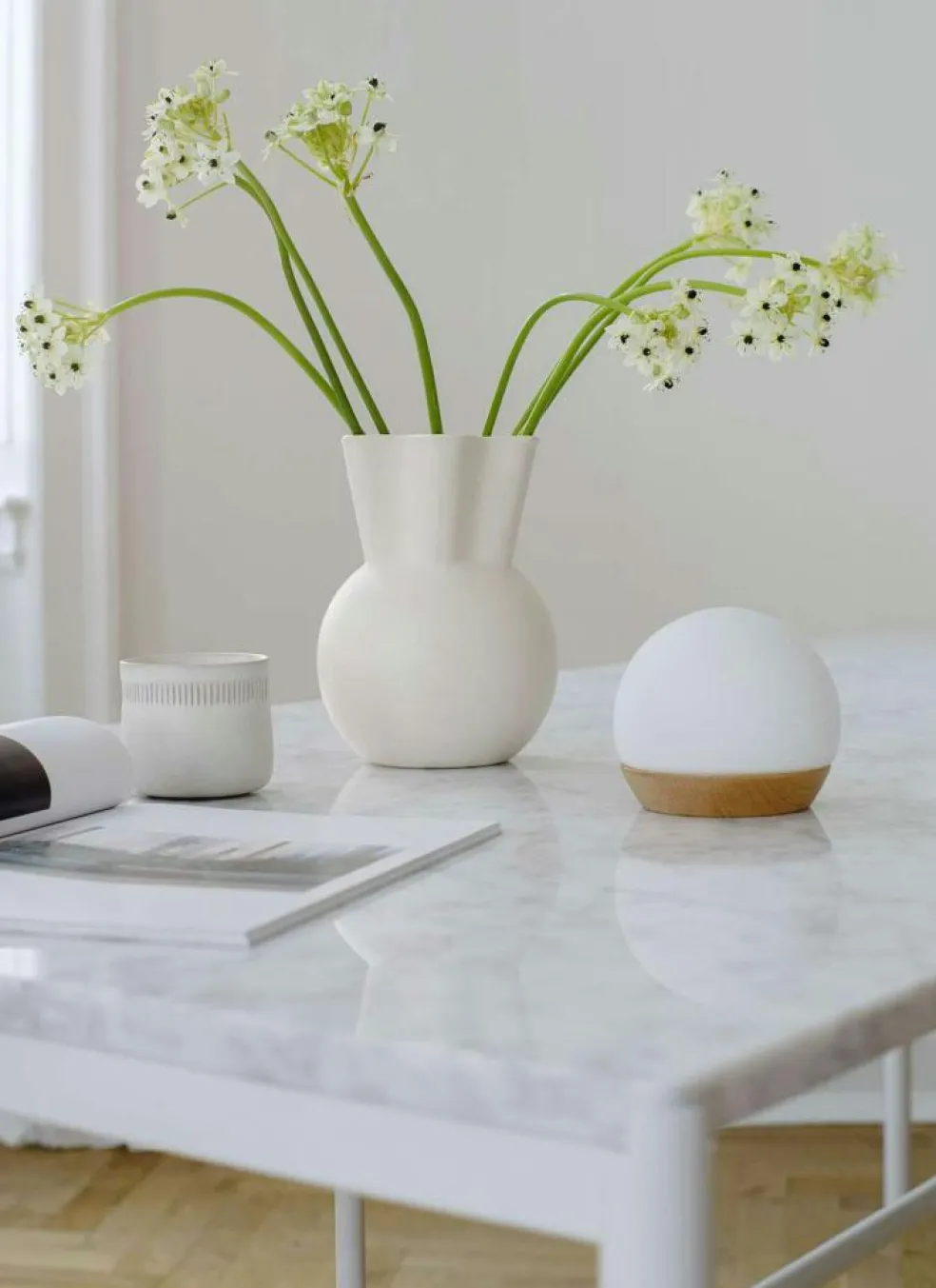 Spring Snowball Portable Table Lamp Ø11 cm, White