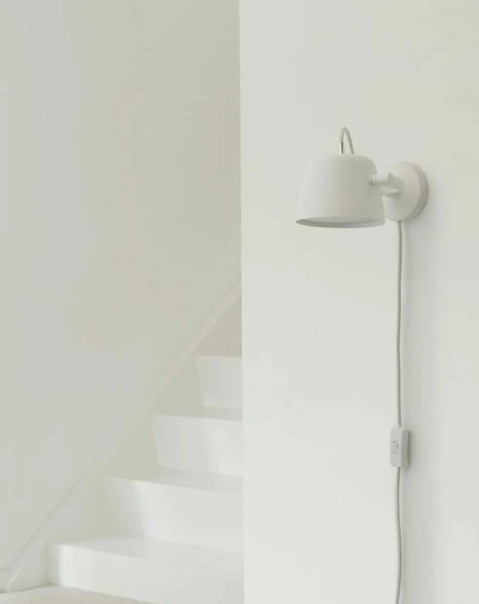 Tub Wall Lamp, White