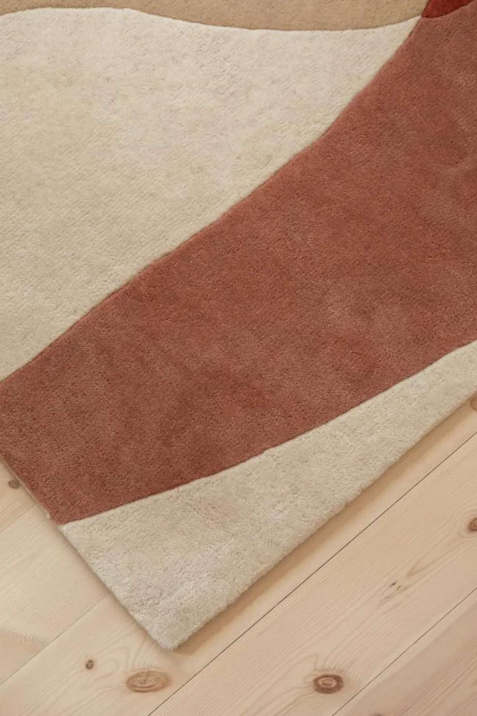 Tulip Wool Rug 180x270 cm, Beige