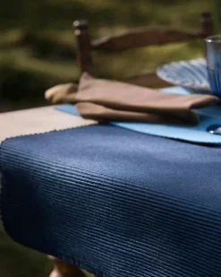 Uni Table Runner, Bear Brown