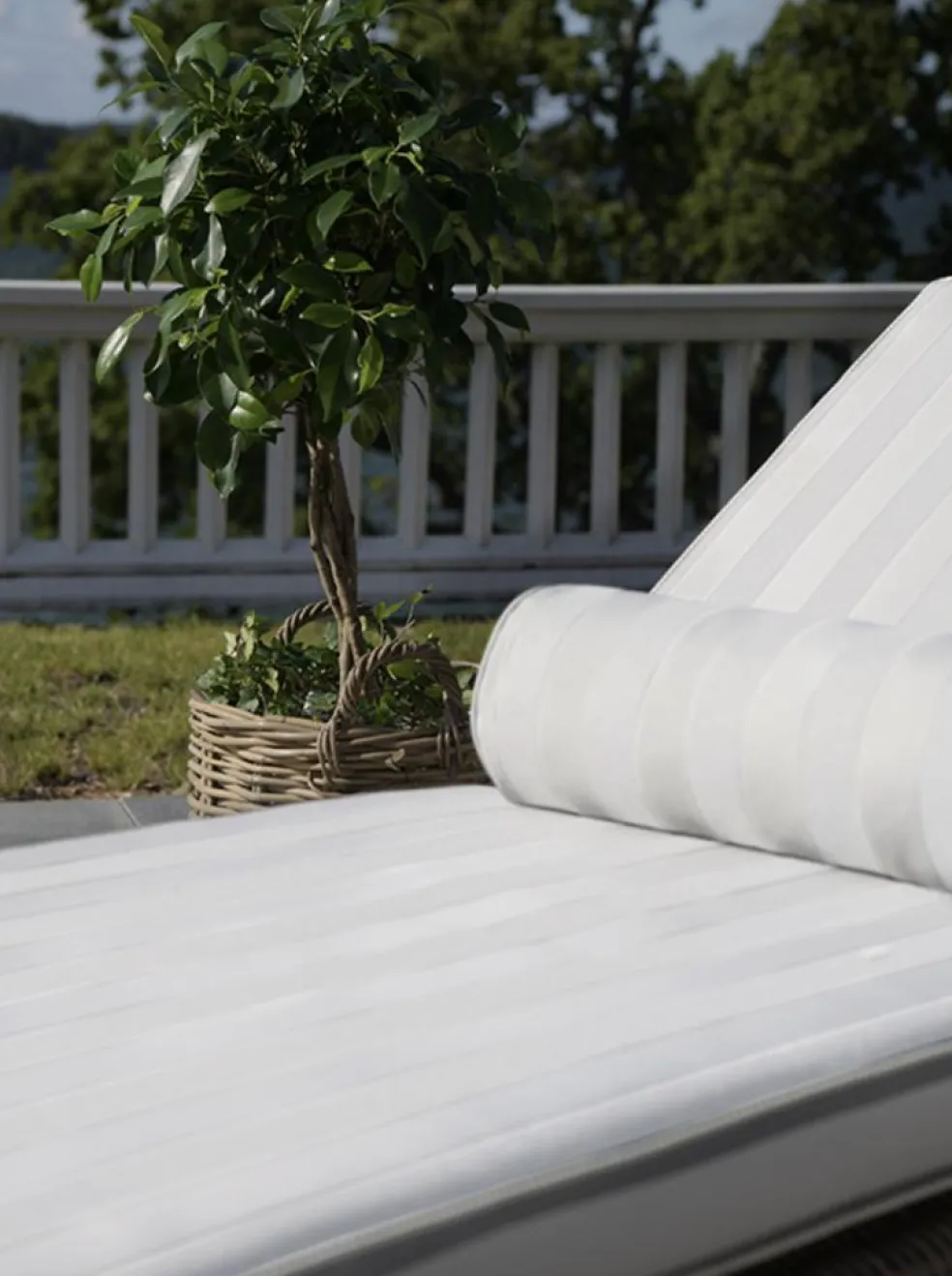 Wide Stripe Sunbed Cushion 60x186 cm, White