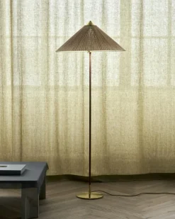 9602 Floor Lamp, Canvas