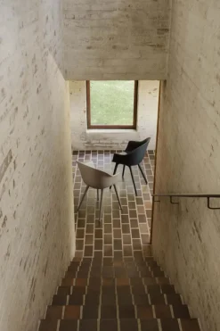 Bat Chair Plastic, Black