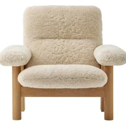 Brasilia Armchair, Natural Oak / Sheepskin Nature