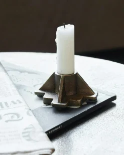 Castle Candle Stand Antique Brass, 9x9 cm