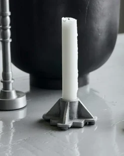 Castle Candle Stand Antique Brass, 9x9 cm