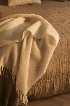 Classic Bedspread 180x260 cm, Beige