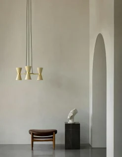 Collector Chandelier 3, Creme/Polished Brass