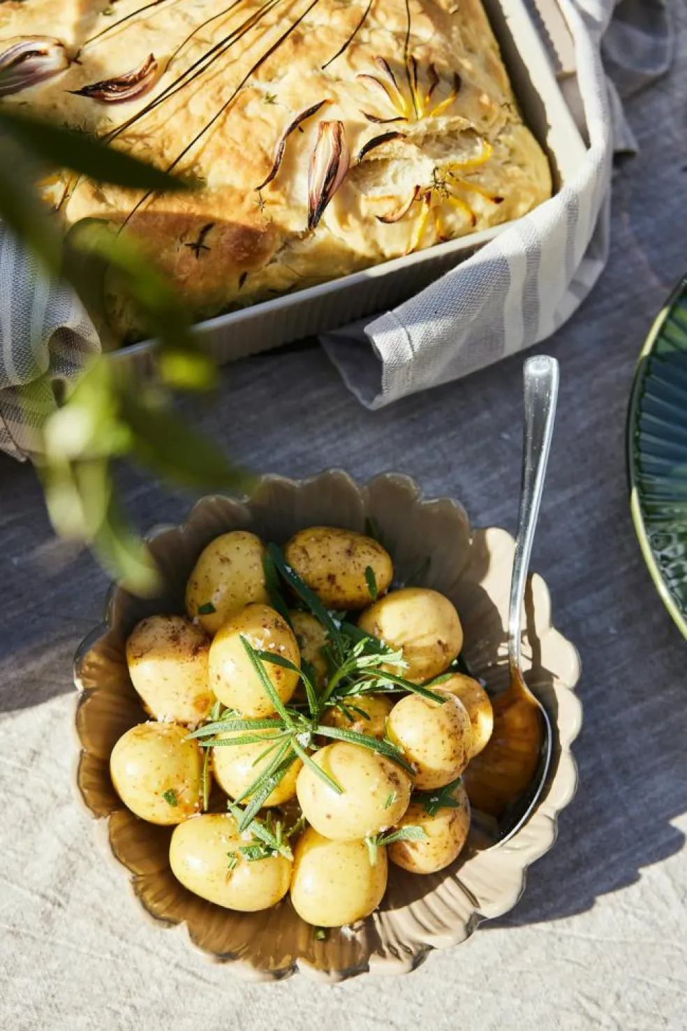 Dagny Serving Bowl 20 cm, Beige