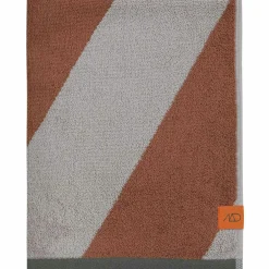 Diagonal Bath Towel 70x133 cm, Olive Green