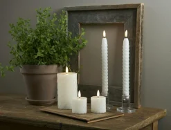 Flamme Swirl LED Pillar Candle 15 cm, White