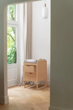 Form Changing Table, White