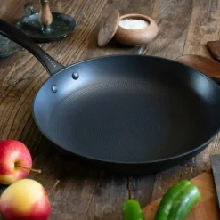 Frying Pan Lightweight Cast Iron With Non-stick Coating Ø20 cm