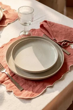 Gia Textile Set 4 Placemats + 4 Napkins, White / Dusty Pink