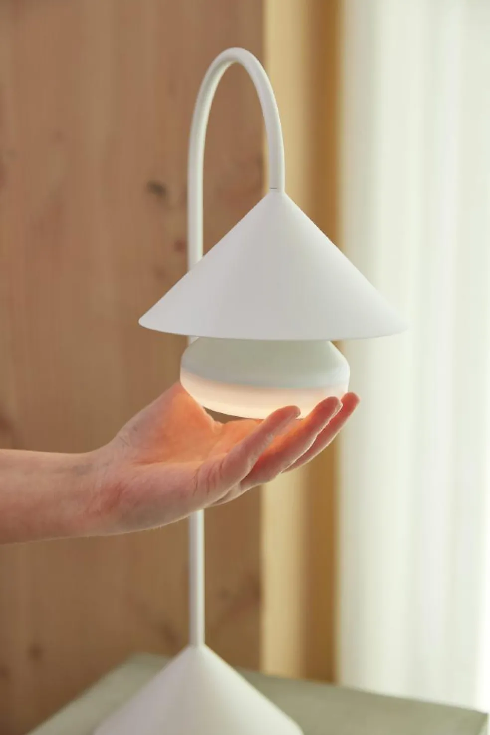 Grasp Table Lamp Portable 47 cm, Matt White