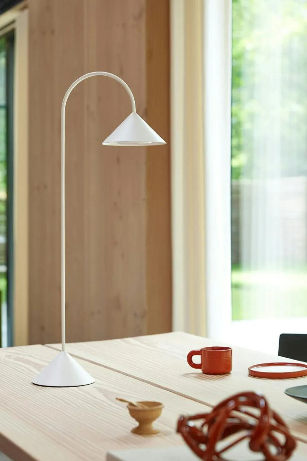 Grasp Table Lamp Portable 47 cm, Matt White