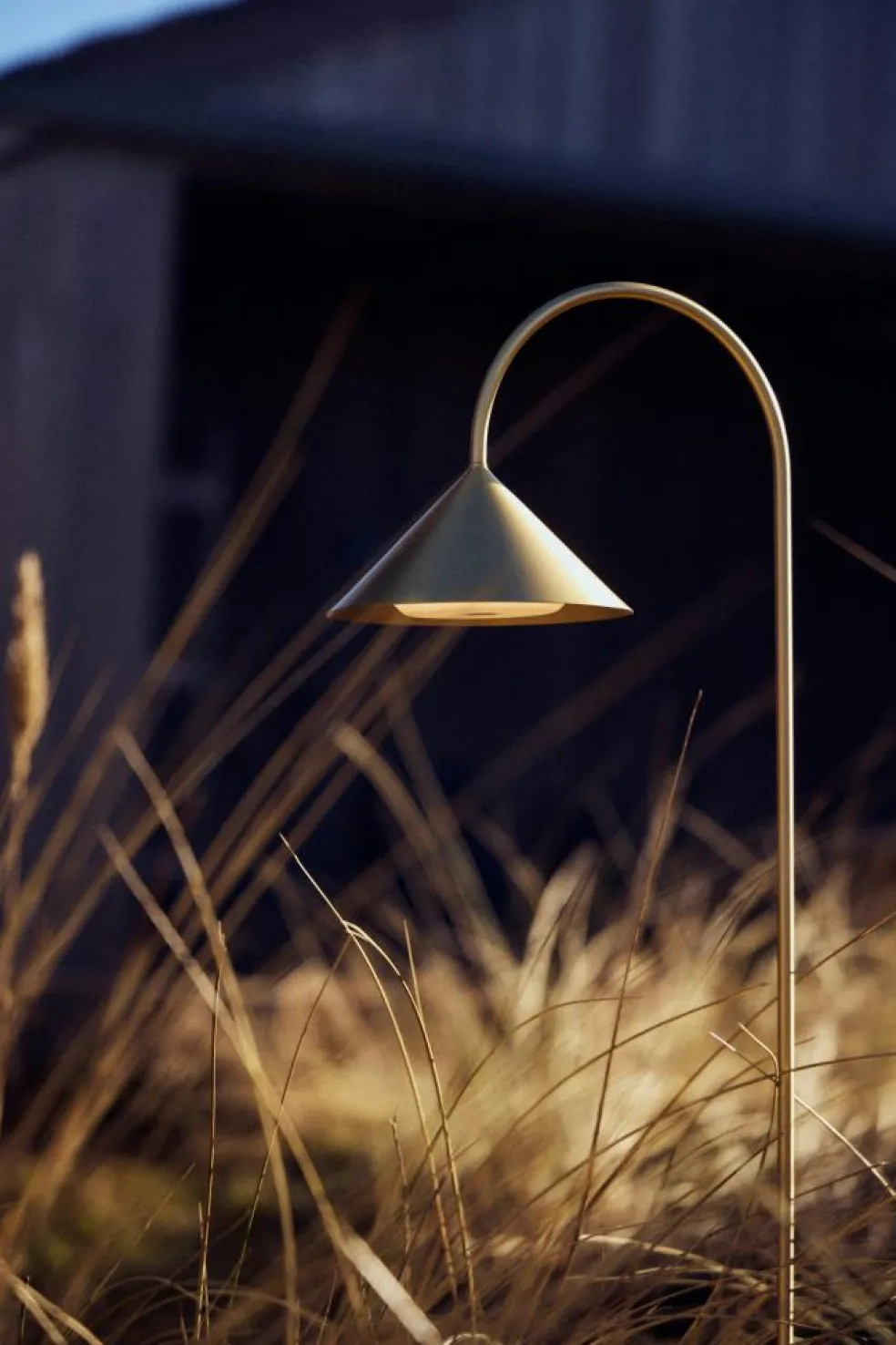 Grasp Table Lamp Portable 47 cm, Matt White