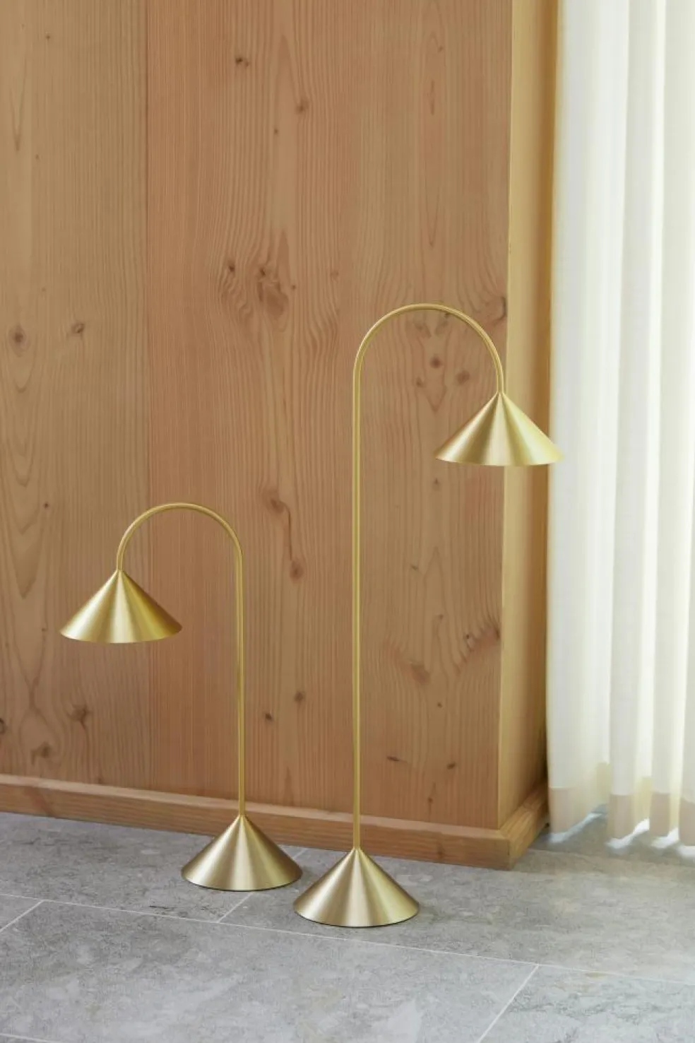 Grasp Table Lamp Portable 47 cm, Matt White