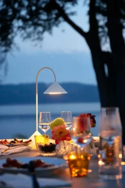 Grasp Table Lamp Portable 47 cm, Matt White