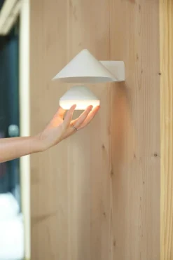 Grasp Wall Lamp, Matt White