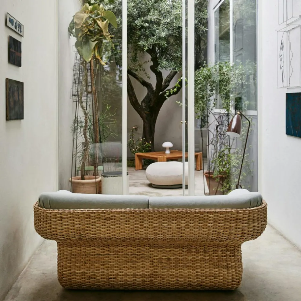 Gräshoppa Floor Lamp, Jet Black