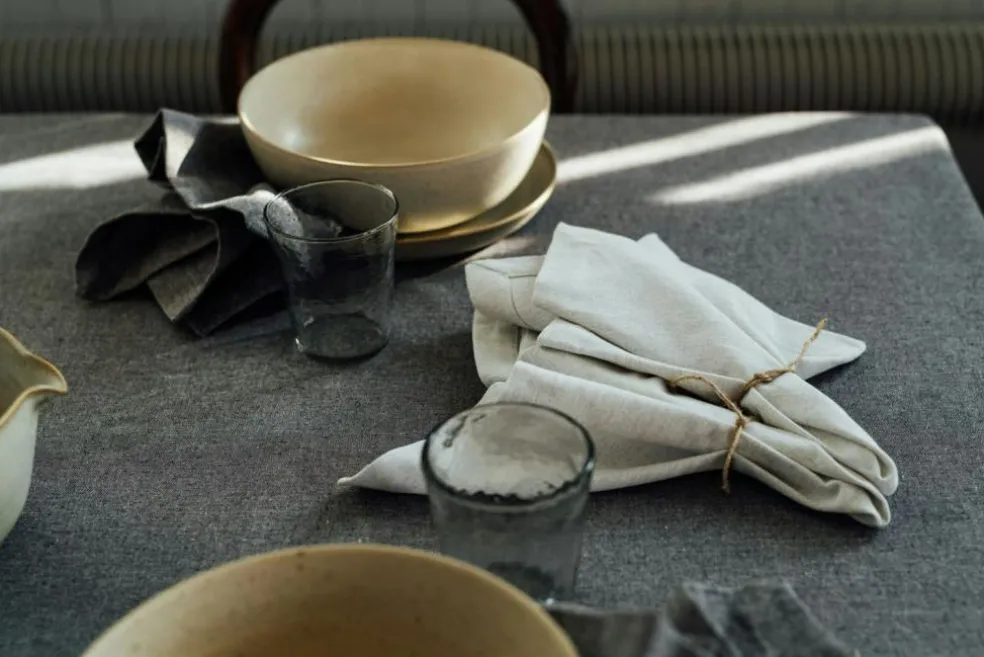 Hedvig Table Cloth Treated 140x240 cm Chambray, Dark Grey / Grey